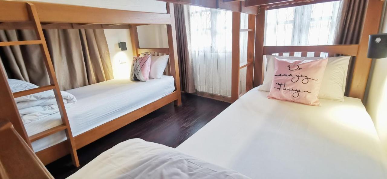 Stay Here Hostel Chiang Mai Bagian luar foto
