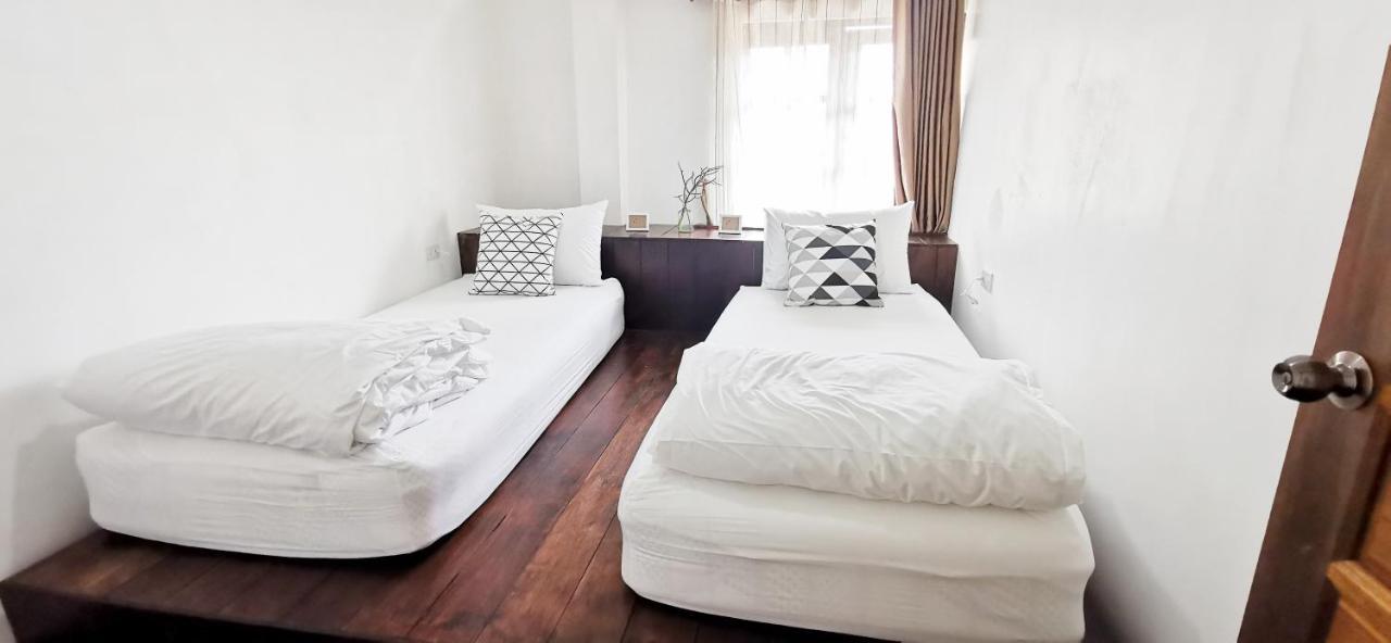 Stay Here Hostel Chiang Mai Bagian luar foto