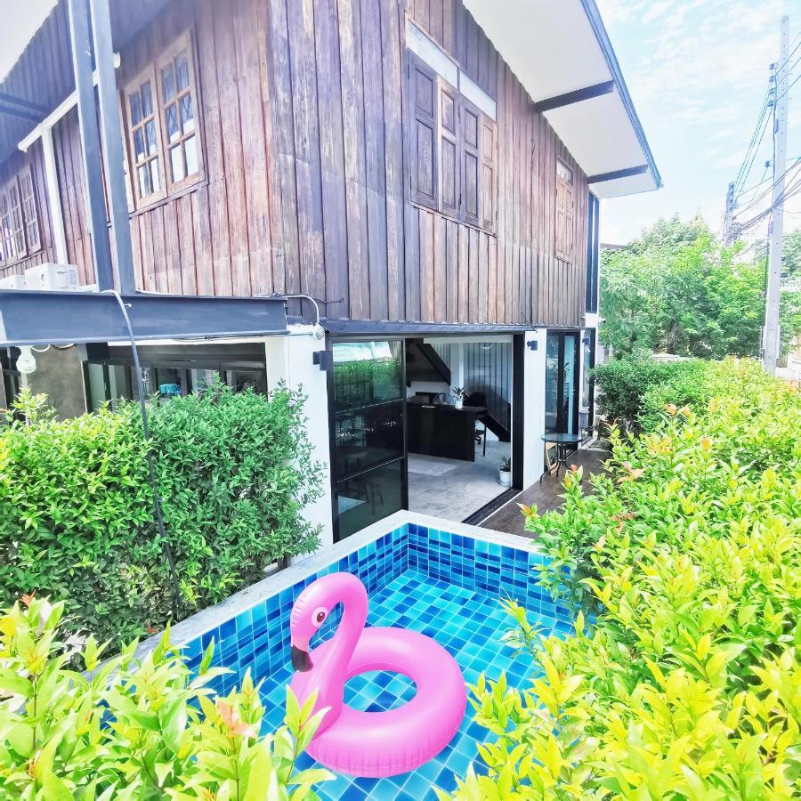 Stay Here Hostel Chiang Mai Bagian luar foto