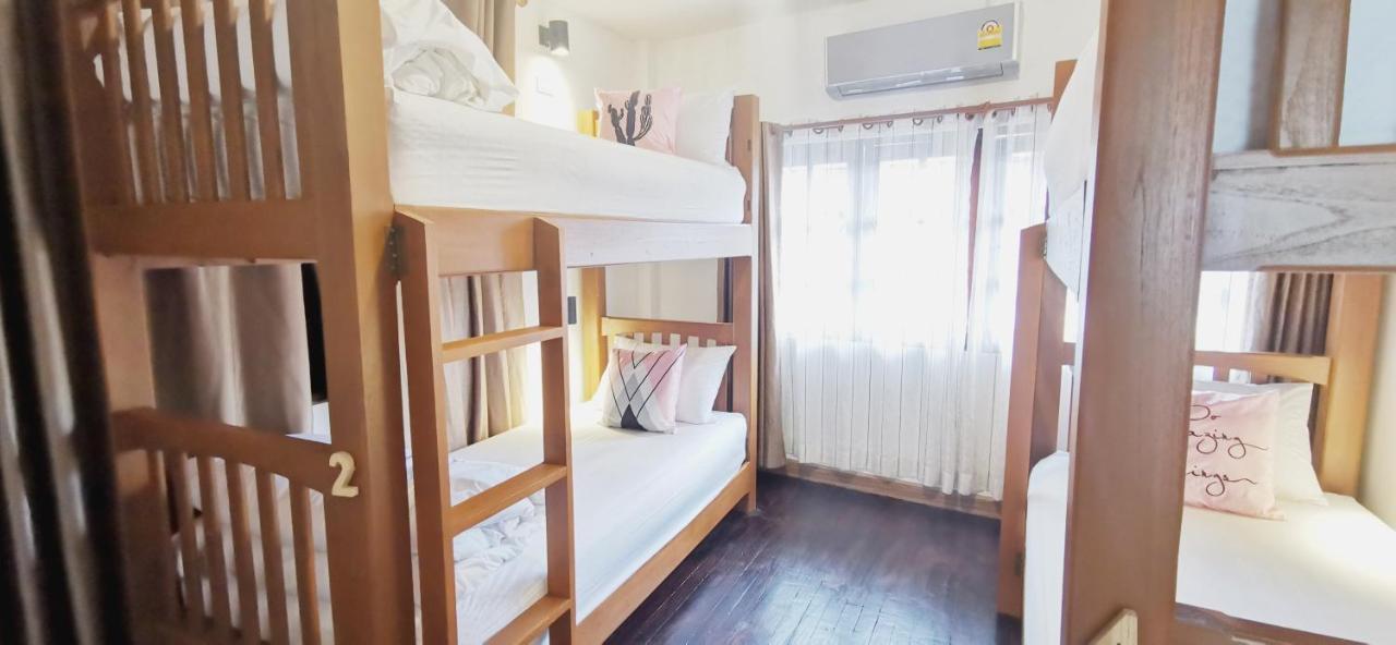Stay Here Hostel Chiang Mai Bagian luar foto