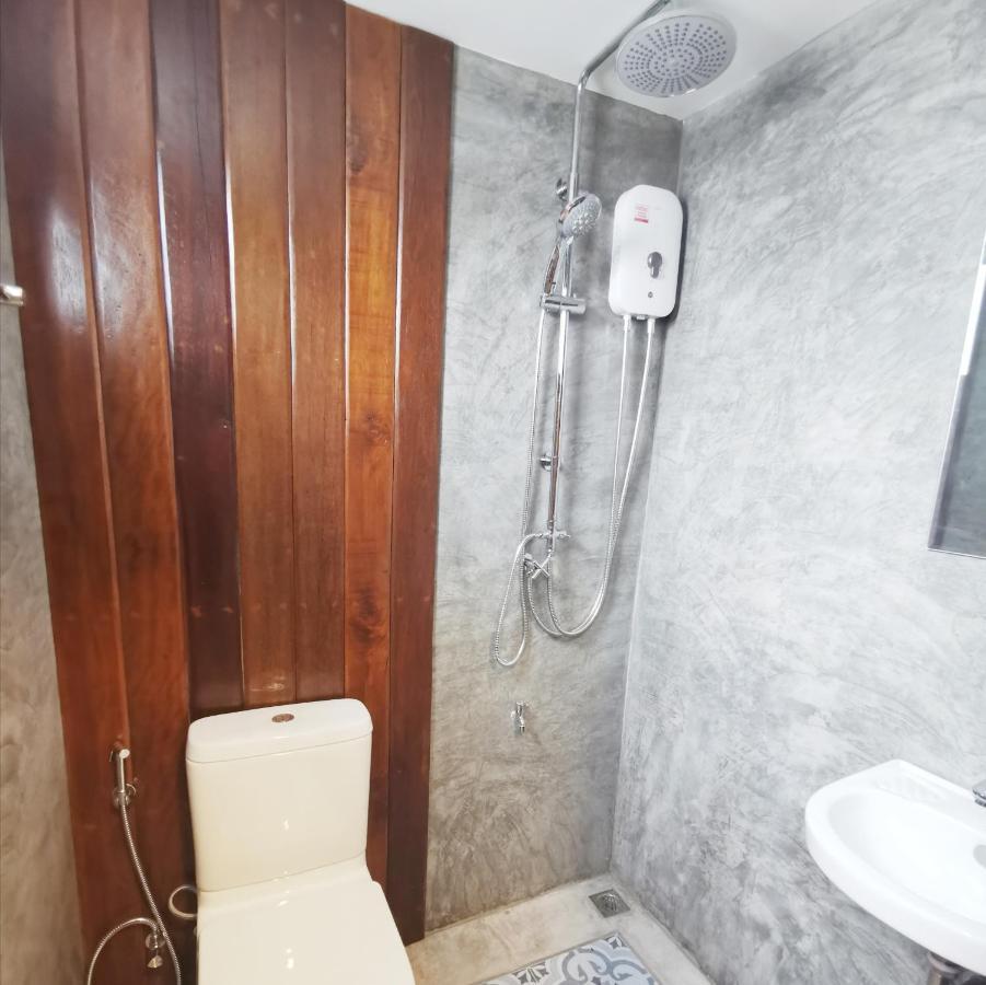 Stay Here Hostel Chiang Mai Bagian luar foto