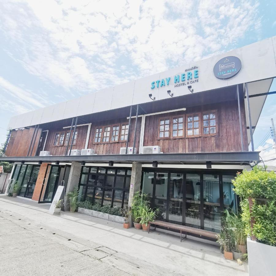 Stay Here Hostel Chiang Mai Bagian luar foto